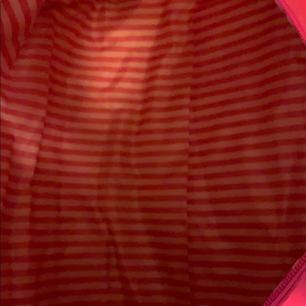 Victoria secret duffle bag - Picture 2 of 3